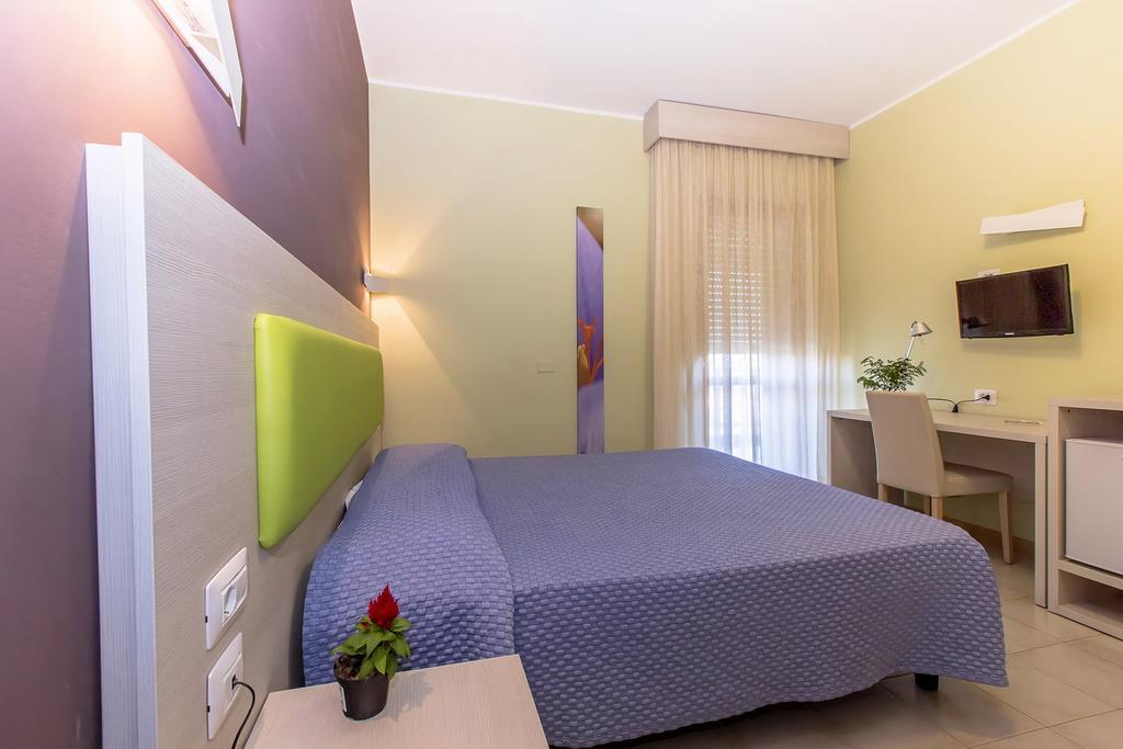 Hotel Residence Ulivi E Palme Cagliari Exteriör bild